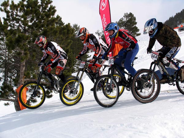 Mickael Pascal gana el descenso BTT sobre nieve en Ordino-Arcalí­s